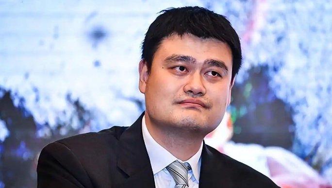 NBA官宣，恭喜姚明，正式上任，亮相新加坡新岗位，多年努力获回报